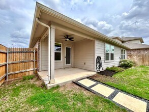 144 Callado Cir in San Marcos, TX - Building Photo - Building Photo