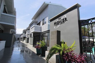 The Premier on Burbank in Sherman Oaks, CA - Building Photo - Building Photo