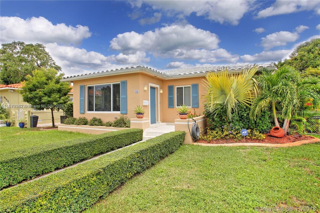 35 Veragua Ave in Coral Gables, FL - Building Photo