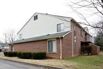 Bard Homestead in Bardstown, KY - Building Photo - Building Photo