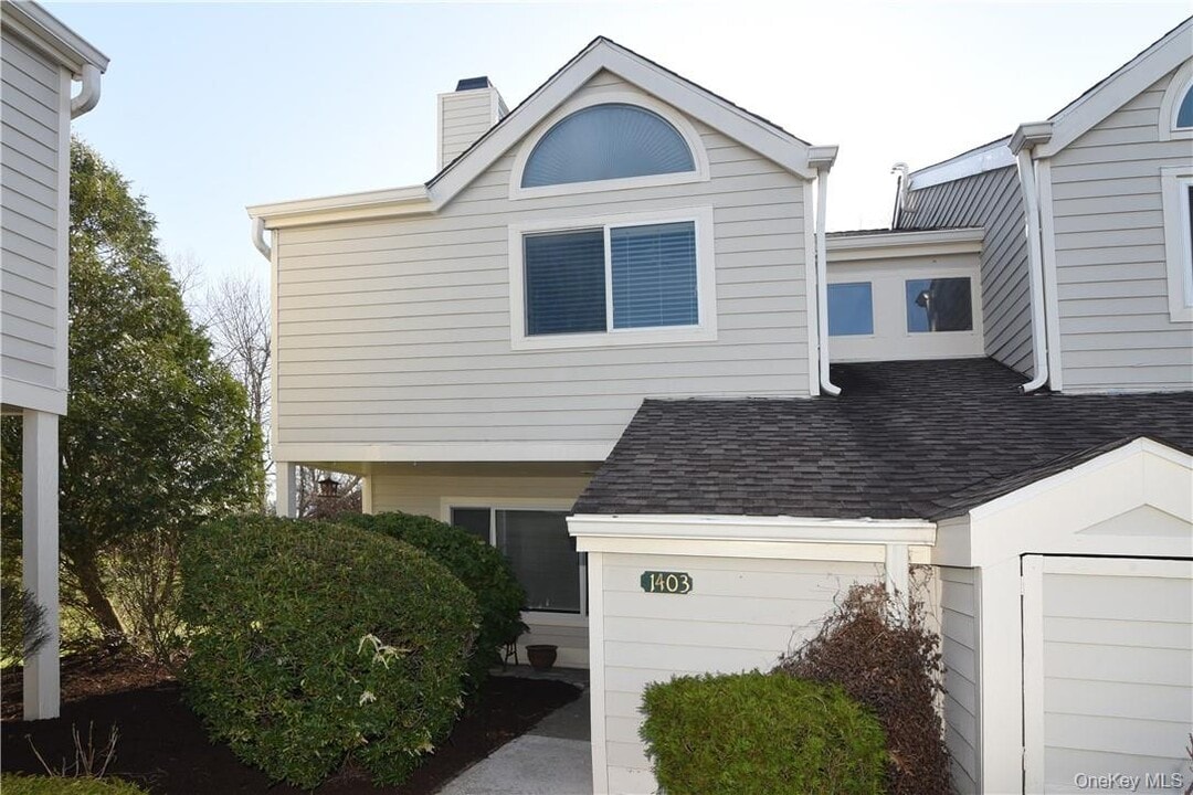 1403 Eagles Ridge Rd in Brewster, NY - Building Photo