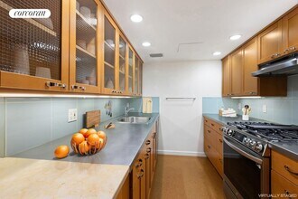 520 E 81st St in New York, NY - Building Photo - Building Photo