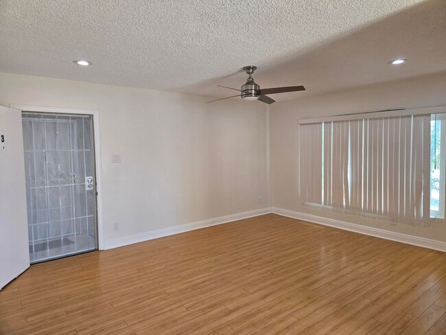 3662 Kelton Ave, Unit 3 in Los Angeles, CA - Foto de edificio - Building Photo