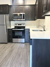 725 Lockwood Ln S, Unit 725 Lockwood Unit 102 in Salem, OR - Building Photo - Building Photo