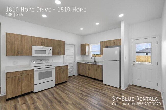 1810 Hope Dr in Mercedes, TX - Building Photo - Building Photo