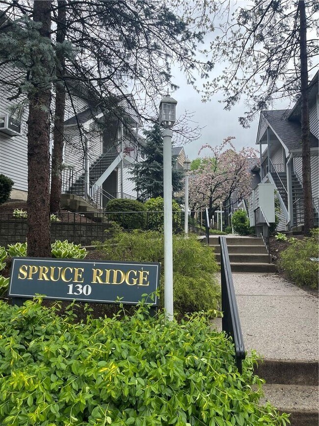 130 N Kensico Ave in White Plains, NY - Building Photo - Building Photo