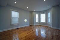 374 Beacon St, Unit 1 in Somerville, MA - Building Photo - Building Photo