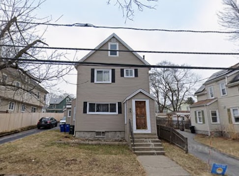 64 Henderson St in Arlington, MA - Foto de edificio - Building Photo