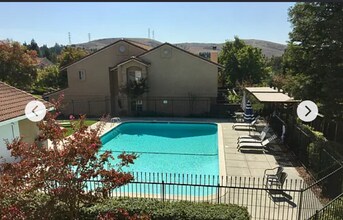 33 Maximo Ct in Danville, CA - Foto de edificio - Building Photo