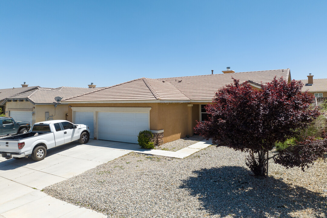 11597 Maywood St in Victorville, CA - Building Photo