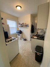 2106 W Thomas St, Unit 3 in Chicago, IL - Building Photo - Building Photo