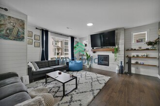 19725 Meridian Pl W in Bothell, WA - Building Photo - Building Photo