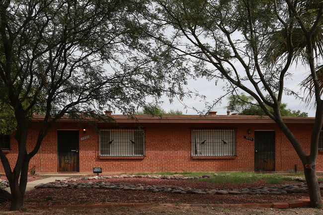 3931-3933 E Timrod St in Tucson, AZ - Building Photo - Building Photo