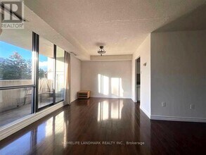 10 Stonehill Ct in Toronto, ON - Building Photo - Building Photo