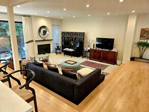 1935 Everidge Ct in Walnut Creek, CA - Foto de edificio - Building Photo