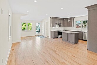 15 Tildean Ln in Bayville, NY - Building Photo - Building Photo