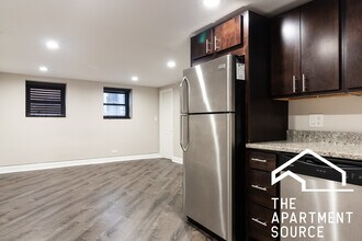 1634 W Roscoe St in Chicago, IL - Building Photo - Building Photo