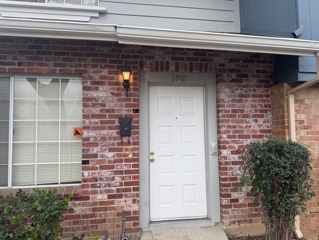 3901 Oak Villa Cir in Carmichael, CA - Building Photo - Building Photo