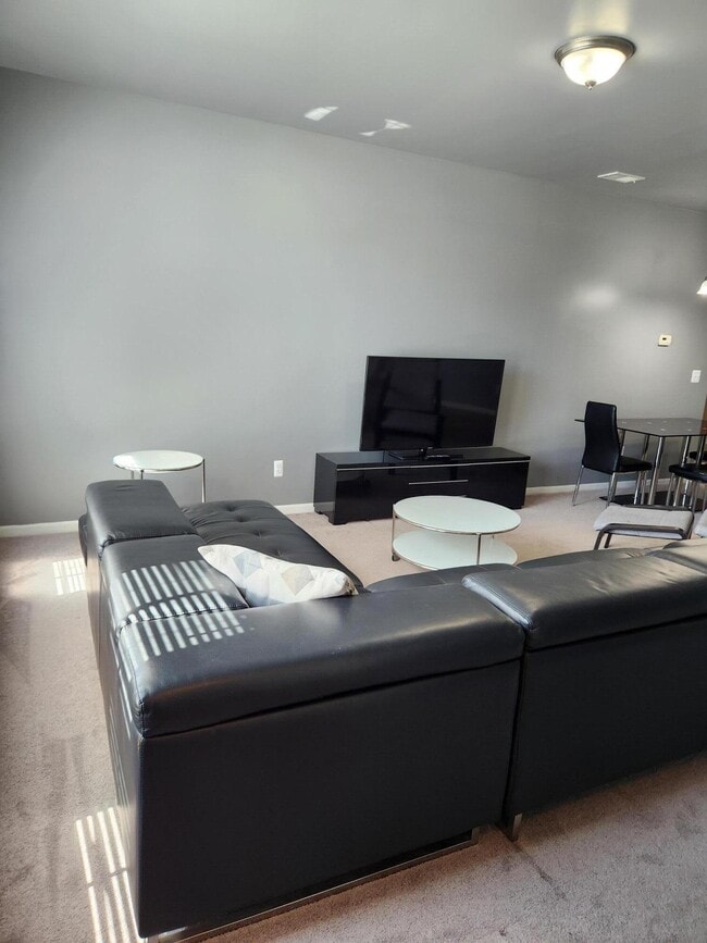 23668 Northstone Village Dr in Taylor, MI - Building Photo - Building Photo