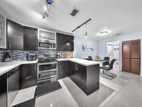 2496 NW 99th Ave in Coral Springs, FL - Building Photo - Building Photo