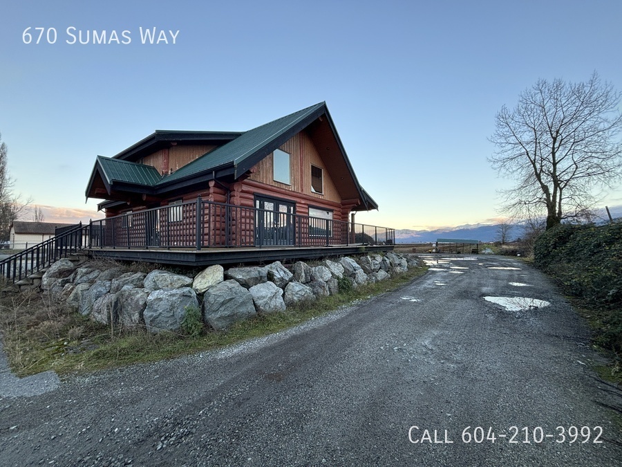 670 Sumas Way in Abbotsford, BC - Building Photo