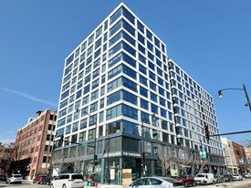 821 W Van Buren St, Unit C Apartments