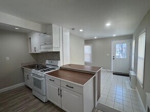 48 Nassau St in Syosset, NY - Building Photo - Building Photo