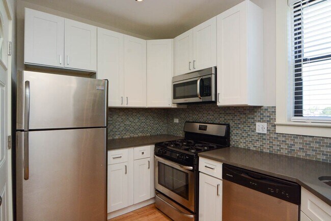 2328 N Rockwell St in Chicago, IL - Building Photo - Building Photo