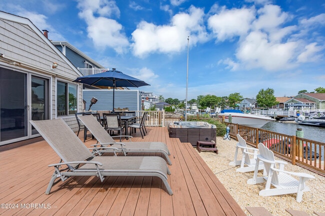 13 Clearwater Way in Toms River, NJ - Building Photo - Building Photo