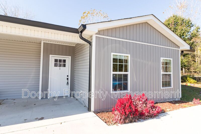 18 Michigan Ln in Dunlap, TN - Building Photo