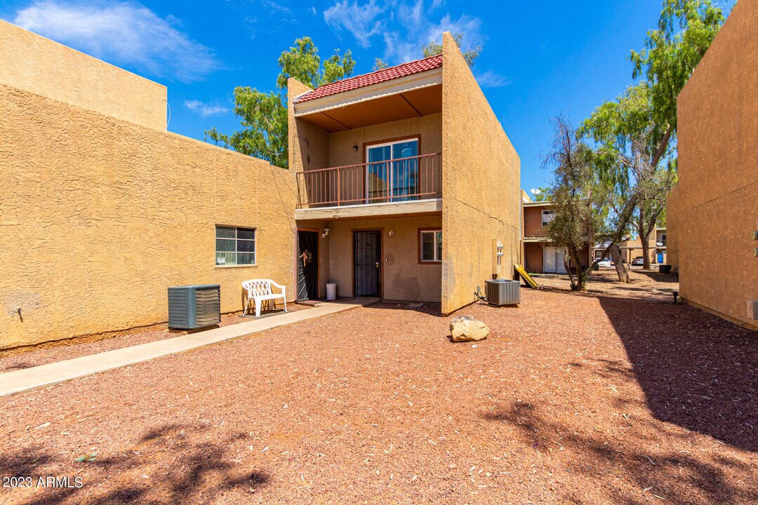 2832 E Marconi Ave-Unit -103 in Phoenix, AZ - Building Photo