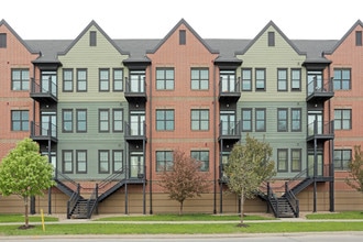 Oak Hill Jackson Brickstones in Cedar Rapids, IA - Foto de edificio - Building Photo