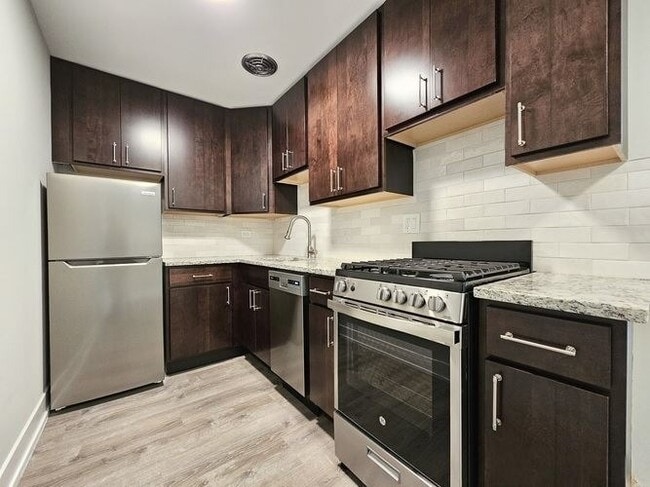 454 W Barry Ave, Unit C