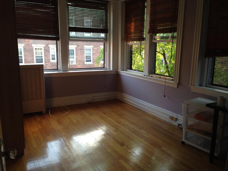 15 Alton Pl, Unit 2 in Brookline, MA - Building Photo