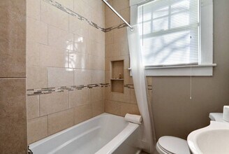 1330 E 39th St in Savannah, GA - Building Photo - Building Photo