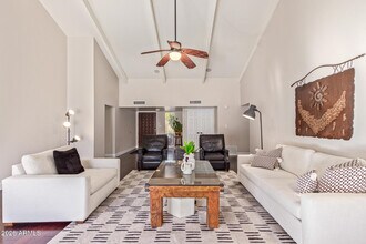 7337 E Citrus Way in Scottsdale, AZ - Building Photo - Building Photo