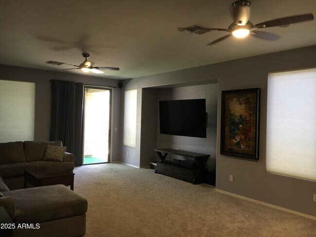 41030 N Iron Horse Way in Anthem, AZ - Building Photo - Building Photo