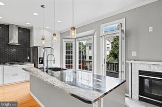 6650 Dunwich Way in Alexandria, VA - Building Photo - Building Photo