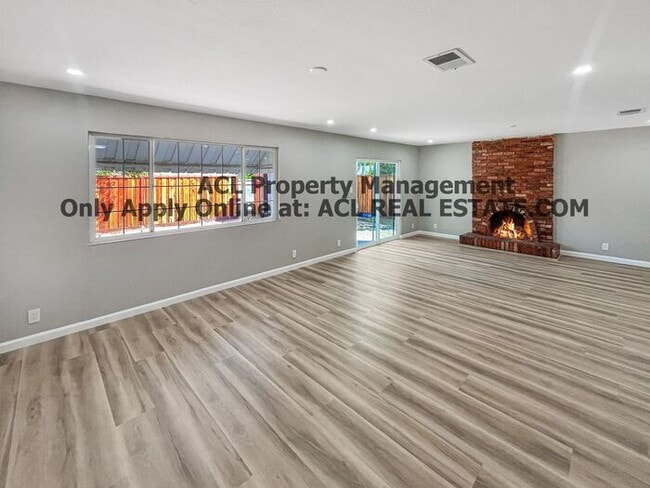 property at 2788 Entrada Cir