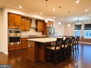 4074 Elizabeth Reed Wy in Lake Ridge, VA - Building Photo - Building Photo