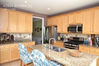 42824 Bittner Square in Ashburn, VA - Building Photo - Building Photo
