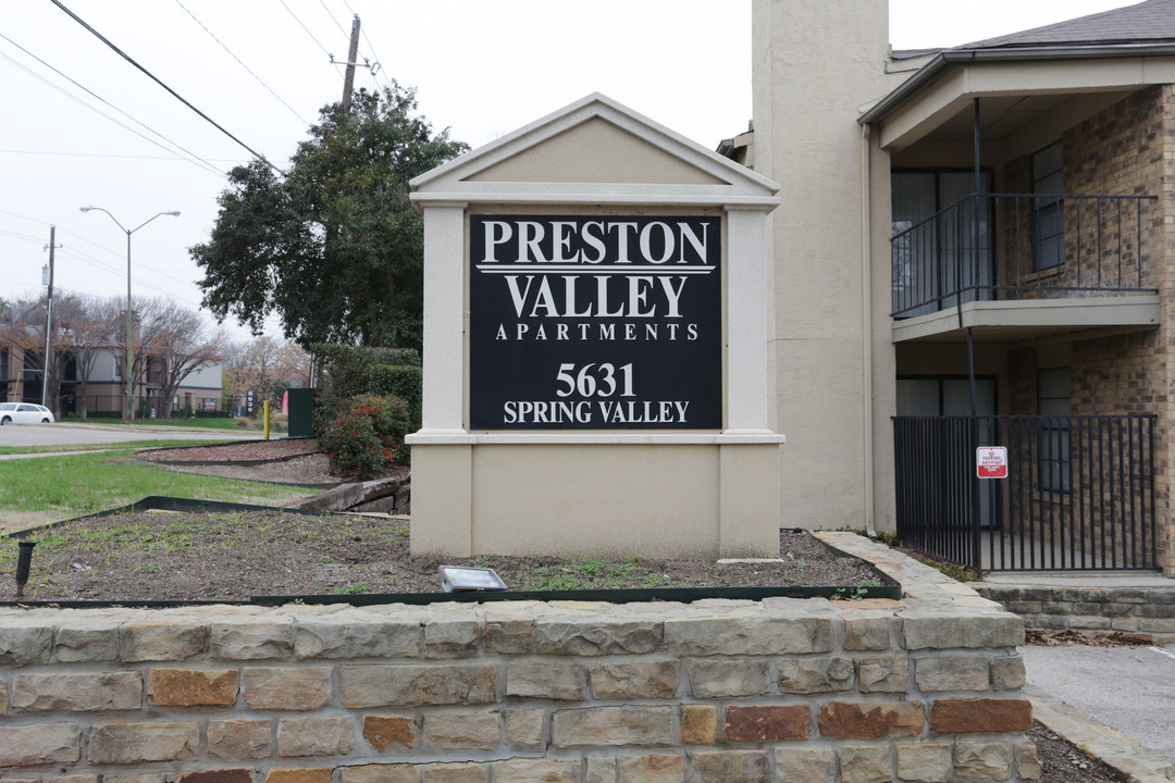 Preston Valley in Dallas, TX - Building Photo