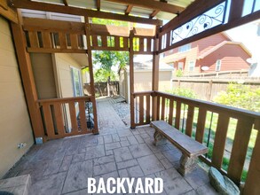 2060 Dewhirst Dr in Colorado Springs, CO - Building Photo - Building Photo