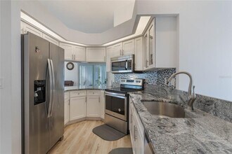 615 Juniper Way in Tavares, FL - Foto de edificio - Building Photo