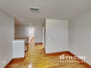 9228 Mountain Magnolia Dr in Riverview, FL - Building Photo - Building Photo
