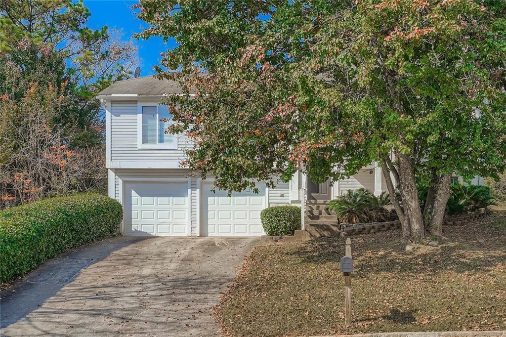 6134 Raintree Bend in Lithonia, GA - Building Photo