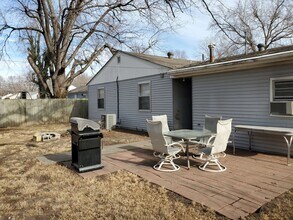 2413 SW Madeline Ln in Topeka, KS - Building Photo - Building Photo