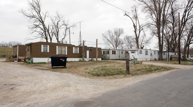 Walker's Trailer Court in Lawrence, KS - Building Photo - Building Photo