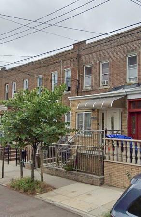 70-06 69th Pl-Unit -2R in Queens, NY - Building Photo