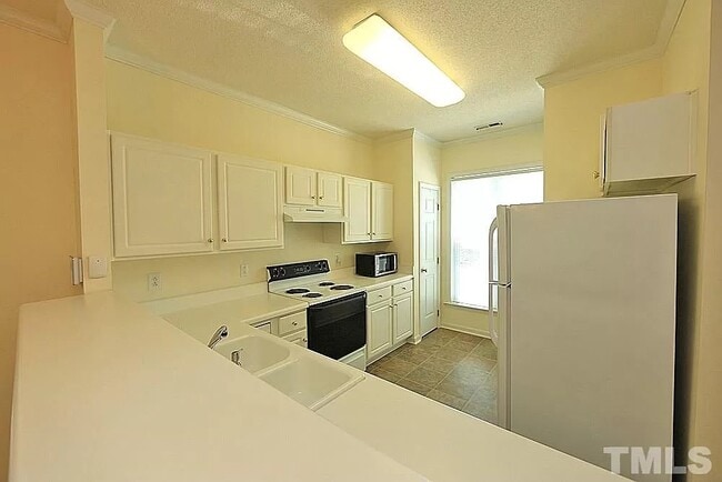5333 Cog Hill Ct in Raleigh, NC - Building Photo - Building Photo